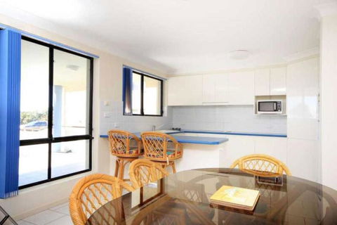 Hi Surf Unit 1 92 Head St. Forster - Accommodation Redcliffe 1