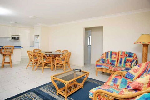 Hi Surf Unit 1 92 Head St. Forster - Accommodation Redcliffe 6