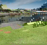 Lake House on Elouera - Accommodation Redcliffe