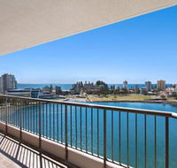 Seascape Unit 1402 Great location  amazing water views - Accommodation Redcliffe