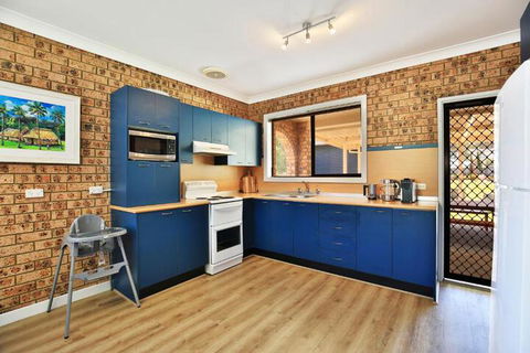 Marias Beach House Pet Friendly - Accommodation Redcliffe 4