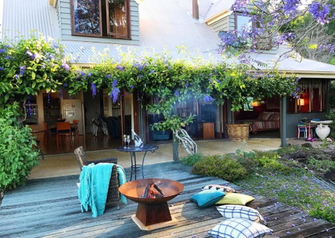 French Cottage & Loft - Accommodation Redcliffe 5