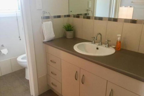 Kellys Bnb - Accommodation Redcliffe 0