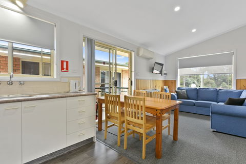 Mason's Cottages - Accommodation Redcliffe 2