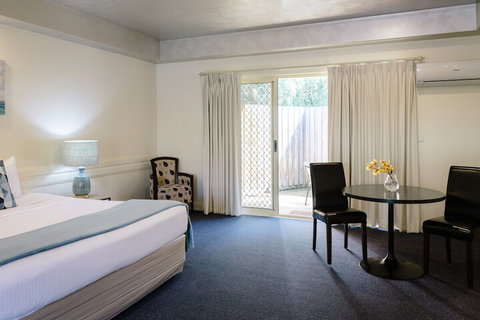 Fairways Resort - Accommodation Redcliffe 3