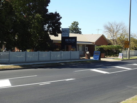 Wine Village Motor Inn - Accommodation Redcliffe 5