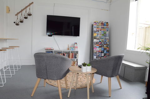 Sandy Bottoms Guesthouse - Accommodation Redcliffe 5