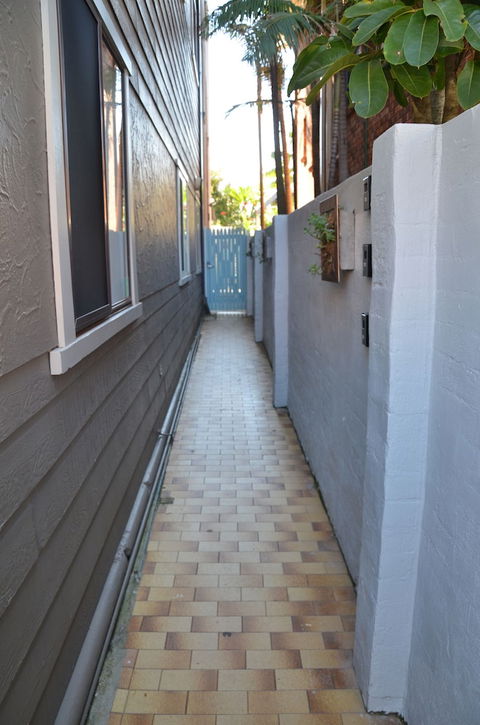 Sandy Bottoms Guesthouse - Accommodation Redcliffe 0