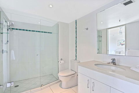 De Ville Apartments - Accommodation Redcliffe 5
