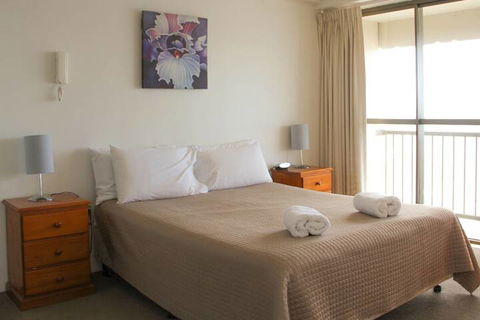 De Ville Apartments - Accommodation Redcliffe 3