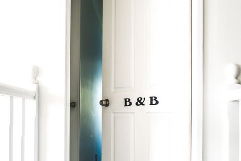 Anne's Waterfront Haven B&B - Accommodation Redcliffe 1