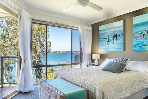 Anne's Waterfront Haven B&B - Accommodation Redcliffe 7