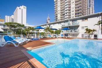 Raffles Royale - Accommodation Redcliffe 3