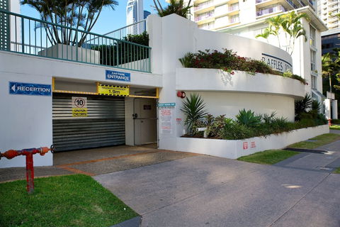 Raffles Royale - Accommodation Redcliffe 0