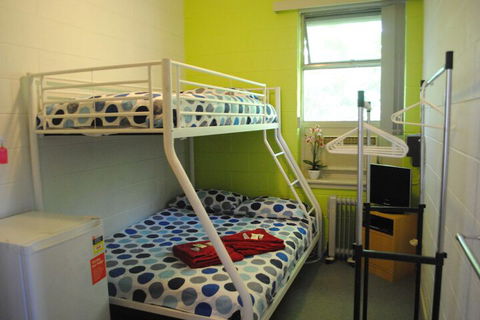 Port Adelaide Backpackers - Accommodation Redcliffe 7
