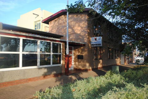 Port Adelaide Backpackers - Accommodation Redcliffe 1