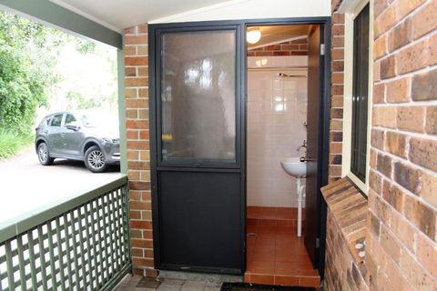 3 MELALEUCA - Accommodation Redcliffe 3
