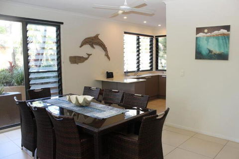 BOOM 5 - Accommodation Redcliffe 6