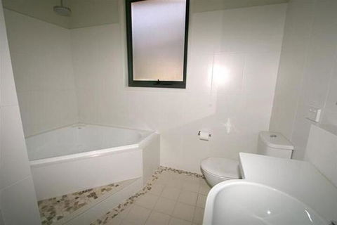 BOOM 5 - Accommodation Redcliffe 4