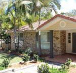 FRANGIPANI BEACH HOUSE PET FRIENDLY 22 Belbourie Cres Boomerang Beach - Accommodation Redcliffe
