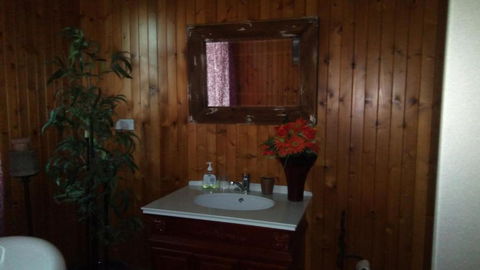 GOLDEN LACE B & B - Accommodation Redcliffe 3