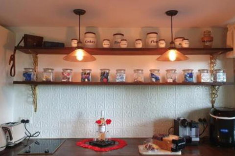 Misty Valley Homestayz - Accommodation Redcliffe 7