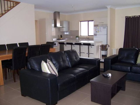 Relax On Par - Accommodation Redcliffe 2