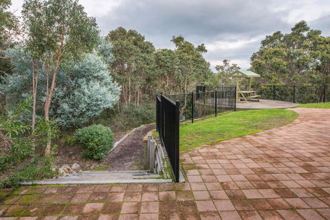 A Hidden Bush Delight - Accommodation Redcliffe 2