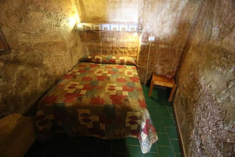 The Underground Motel - Accommodation Redcliffe 6