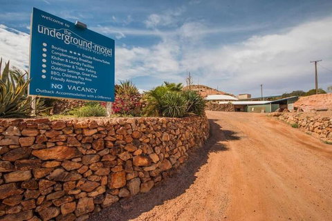The Underground Motel - Accommodation Redcliffe 2