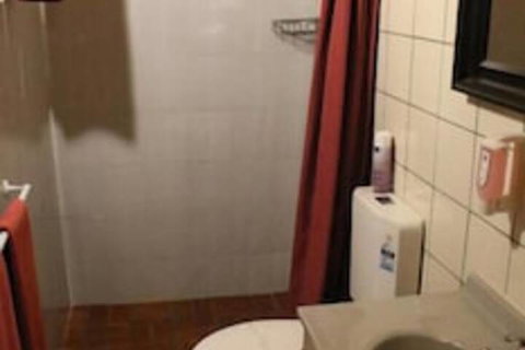 The Underground Motel - Accommodation Redcliffe 4