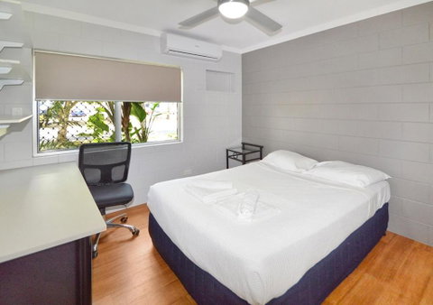 Cairns Adventure Lodge Includes All Meals Served In The Dining Hall - Accommodation Redcliffe 6