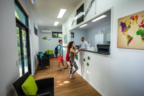 Cairns Adventure Lodge Includes All Meals Served In The Dining Hall - Accommodation Redcliffe 3