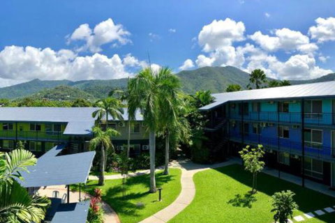 Cairns Adventure Lodge Includes All Meals Served In The Dining Hall - Accommodation Redcliffe 0
