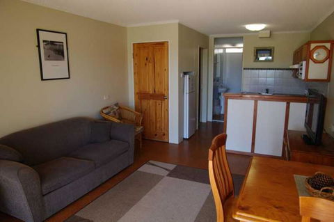 Beachfront 2 25 Willow Street - Accommodation Redcliffe 5
