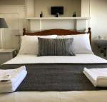 Cornwall Hotel - Accommodation Redcliffe