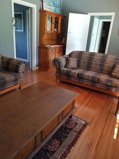 Cottage On Main - Accommodation Redcliffe 2