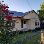 Cottage On Main - Accommodation Redcliffe 0