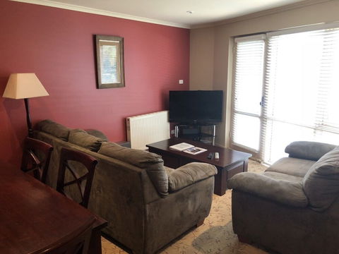 Whistler 3 - Accommodation Redcliffe 2