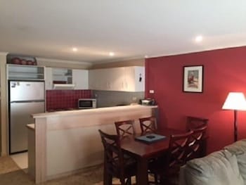 Whistler 3 - Accommodation Redcliffe 1