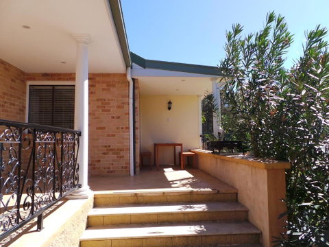 Colins Garden - Accommodation Redcliffe 6