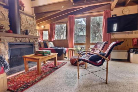 Bindi Alpine Getawayss Chalet At Tower Rd - Accommodation Redcliffe 2