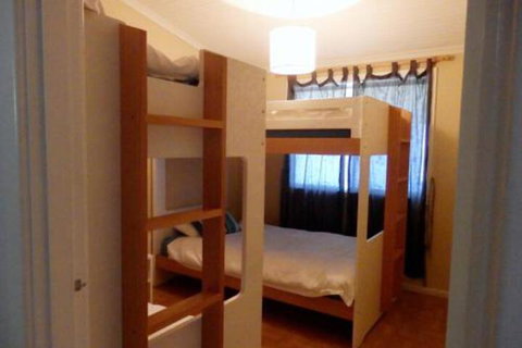 Driftwood On Dover - Accommodation Redcliffe 7