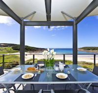 Sails on the Beachfront Exclusive Seaside Home - Accommodation Redcliffe