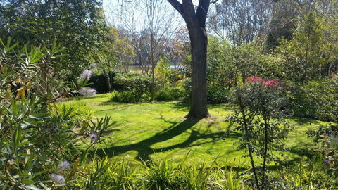 Lake House Benalla - Accommodation Redcliffe 3