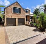 Salt Wood Cabin style retreat - Accommodation Redcliffe