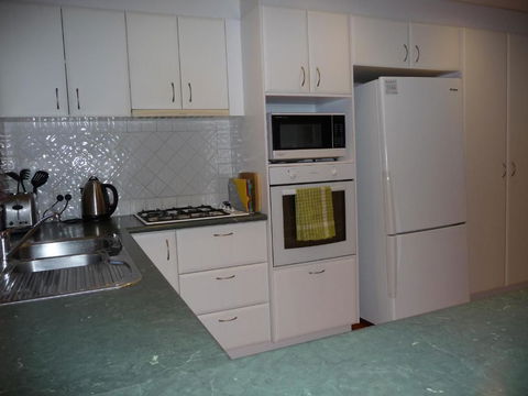 Shepp Central Apartment - Accommodation Redcliffe 4