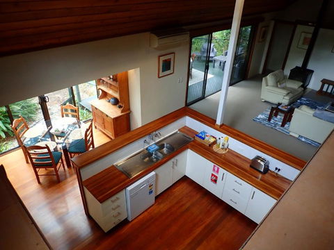 Lake Russell Retreat - Accommodation Redcliffe 3