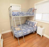 Just Renovated 2BR Cottage in Heart of Wentworth - Accommodation Redcliffe