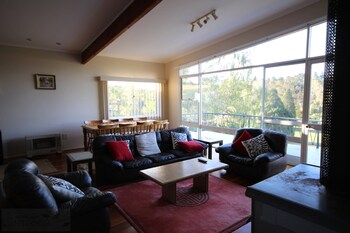 Fairways Close - Accommodation Redcliffe 6